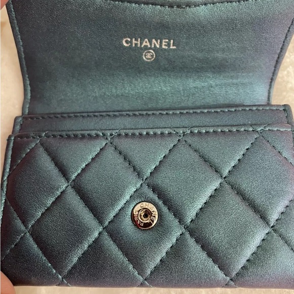 ❌SOLD❌ Iridescent Lambskin Quilted Small Compact Wallet Turquoise/Lavender Tones - Picture 7 of 10
